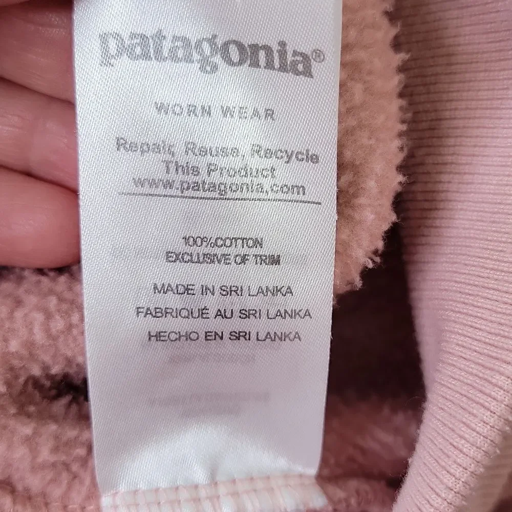 Patagonia. Pink Crewneck Sweatshirt. Thick and Warm. Size Small. EUC - Picture 8 of 9